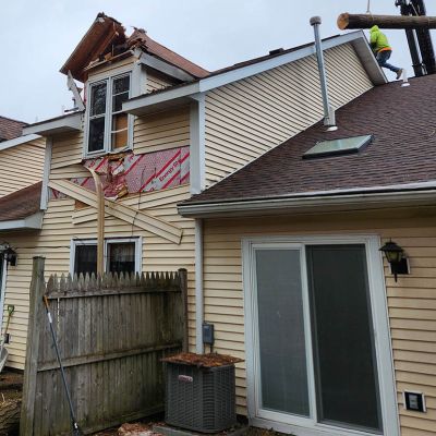 Emergency tree service operation site