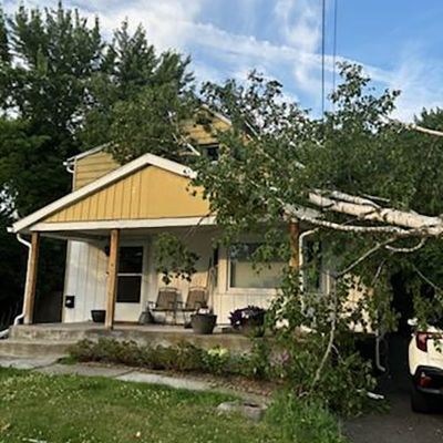 Emergency tree service operation site